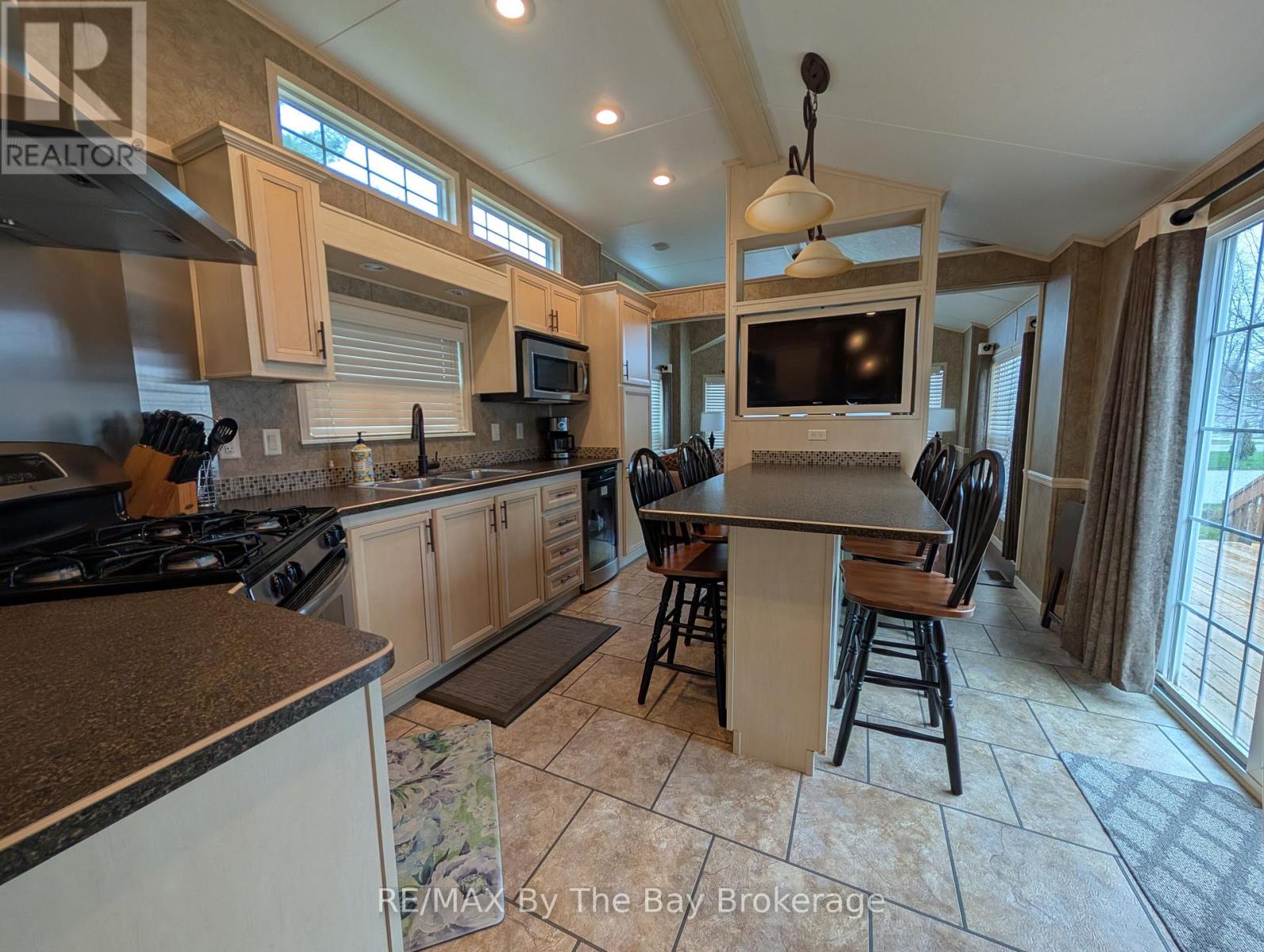 40 Temagami Trail, Wasaga Beach, Ontario  L9Z 1X7 - Photo 5 - S12122233
