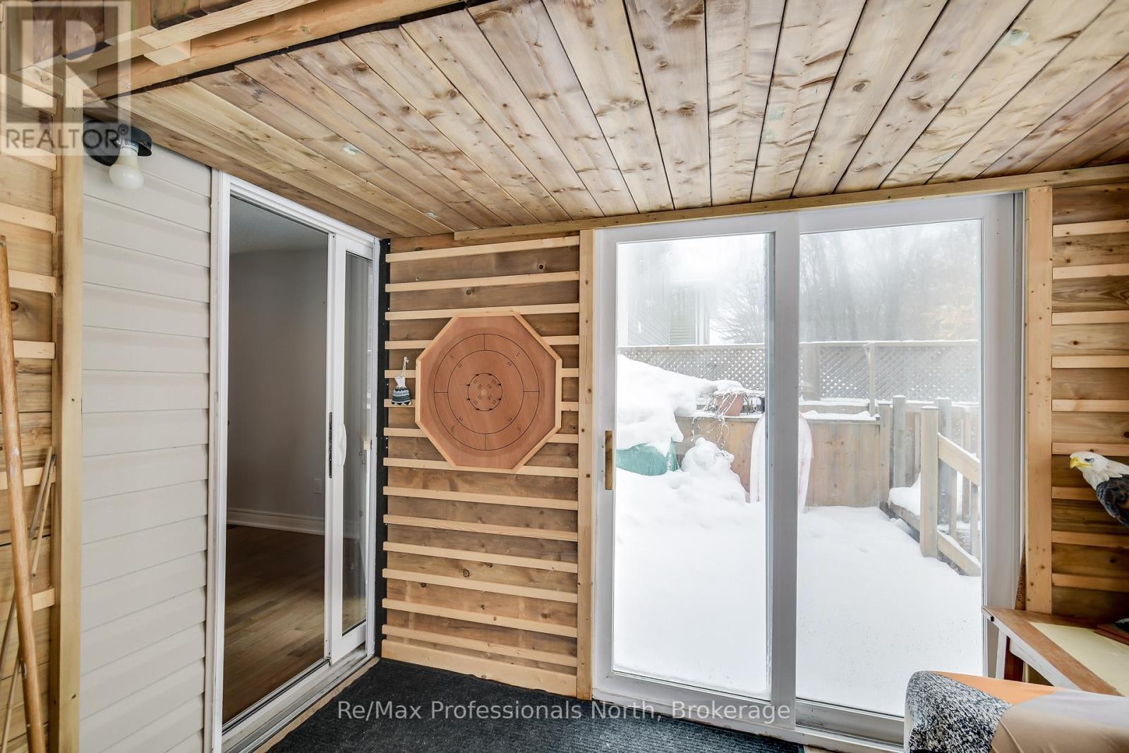 230 Pine Street, Gravenhurst, Ontario  P1P 1B1 - Photo 14 - X12122289