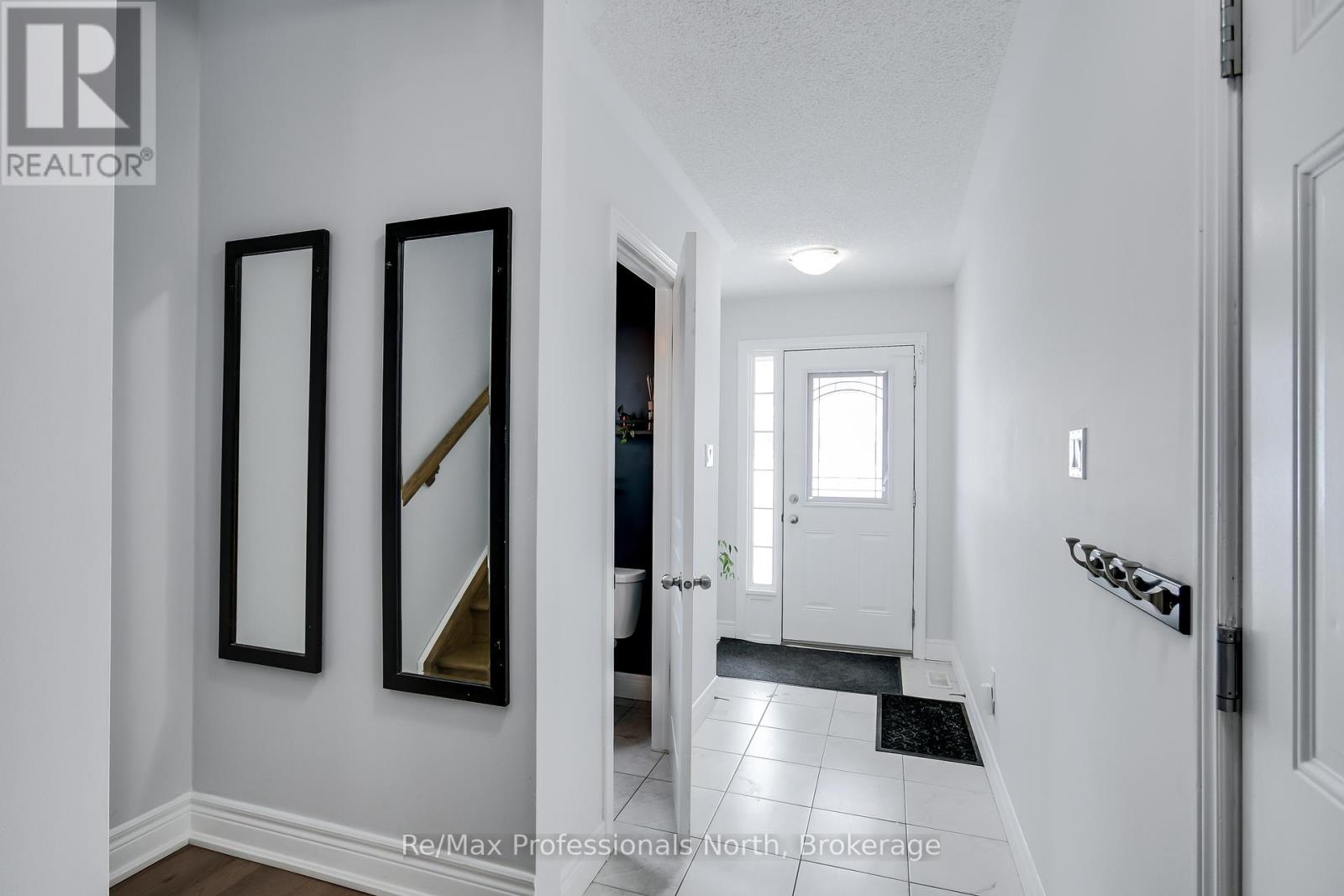 230 Pine Street, Gravenhurst, Ontario  P1P 1B1 - Photo 3 - X12122289