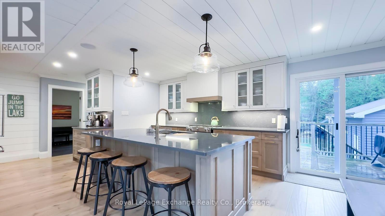 13 Kuehner Street, Kincardine, Ontario  N0G 2T0 - Photo 12 - X12122348
