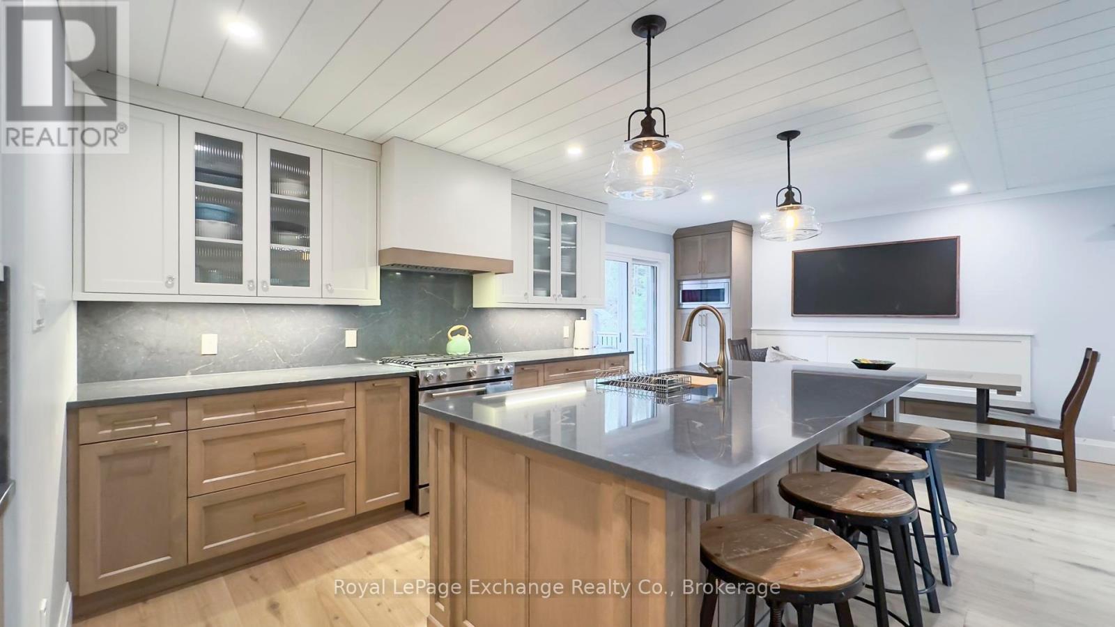 13 Kuehner Street, Kincardine, Ontario  N0G 2T0 - Photo 15 - X12122348