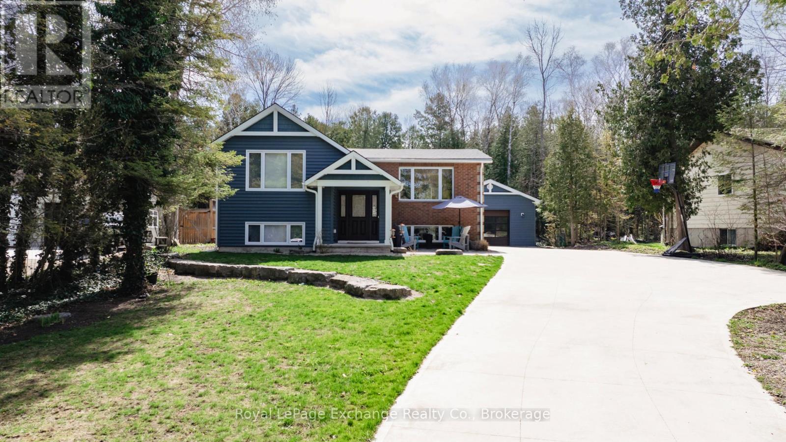 13 Kuehner Street, Kincardine, Ontario  N0G 2T0 - Photo 2 - X12122348