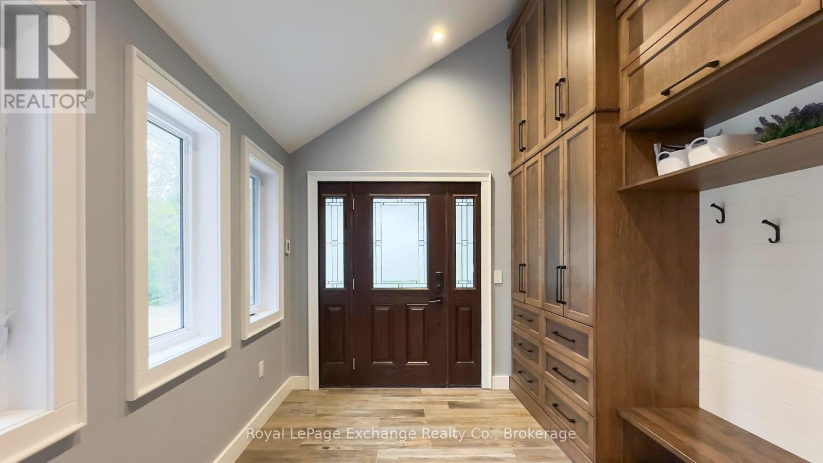13 Kuehner Street, Kincardine, Ontario  N0G 2T0 - Photo 4 - X12122348