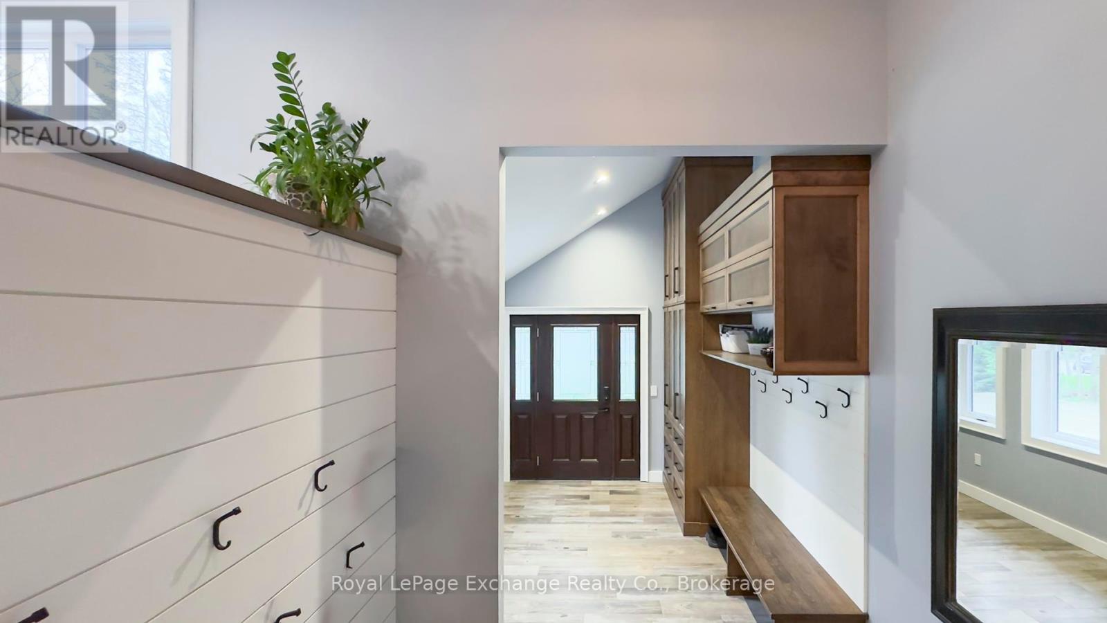 13 Kuehner Street, Kincardine, Ontario  N0G 2T0 - Photo 6 - X12122348