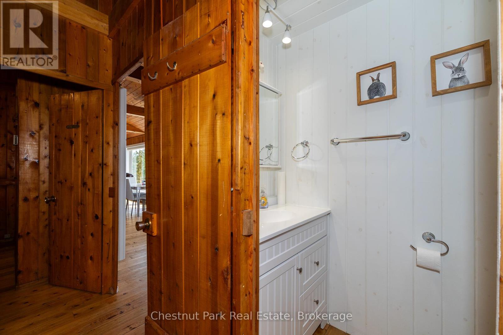 19 Indian Harbour Road, Northern Bruce Peninsula, Ontario  N0H 2R0 - Photo 12 - X12122379