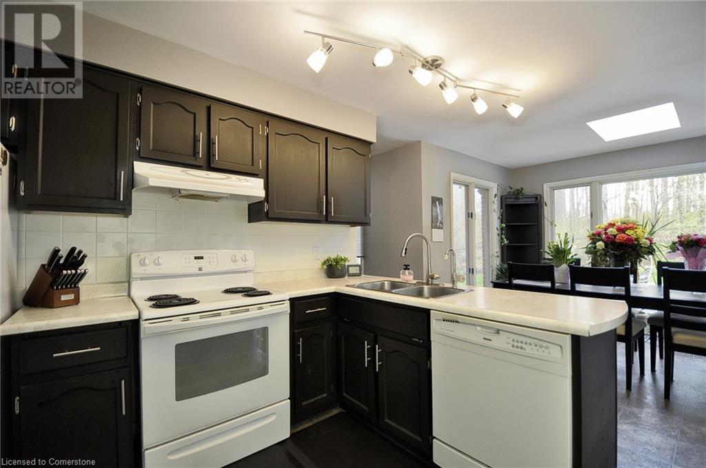 47 Stoke Court, Kitchener, Ontario  N2N 1Z5 - Photo 17 - 40723446