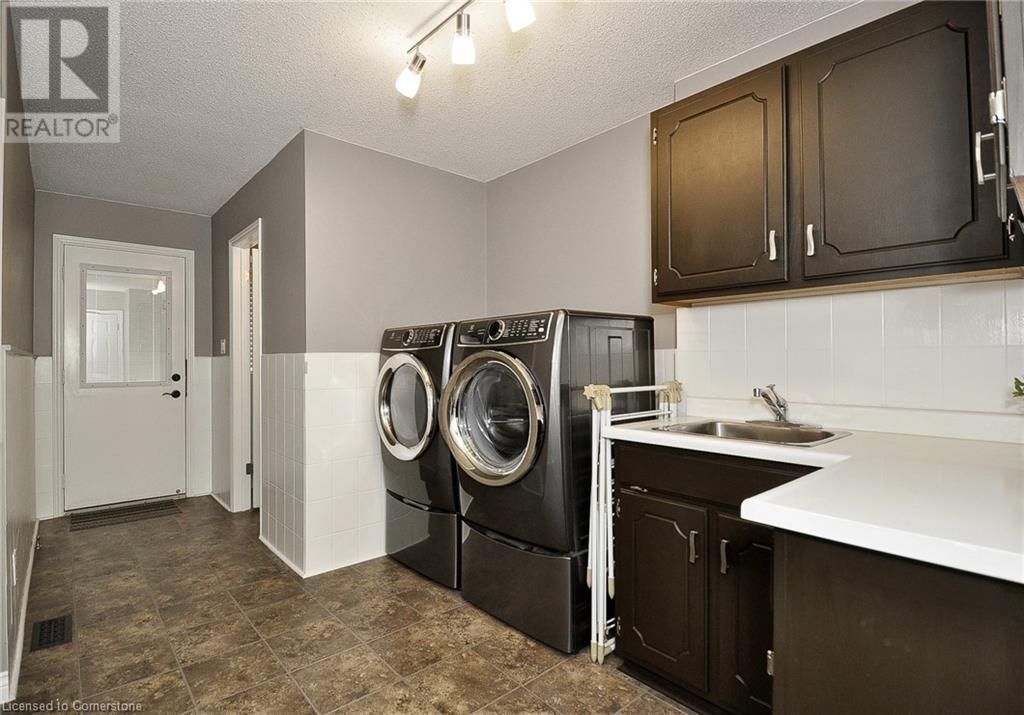 47 Stoke Court, Kitchener, Ontario  N2N 1Z5 - Photo 25 - 40723446