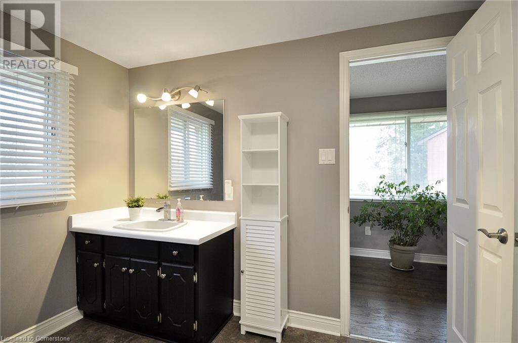 47 Stoke Court, Kitchener, Ontario  N2N 1Z5 - Photo 27 - 40723446