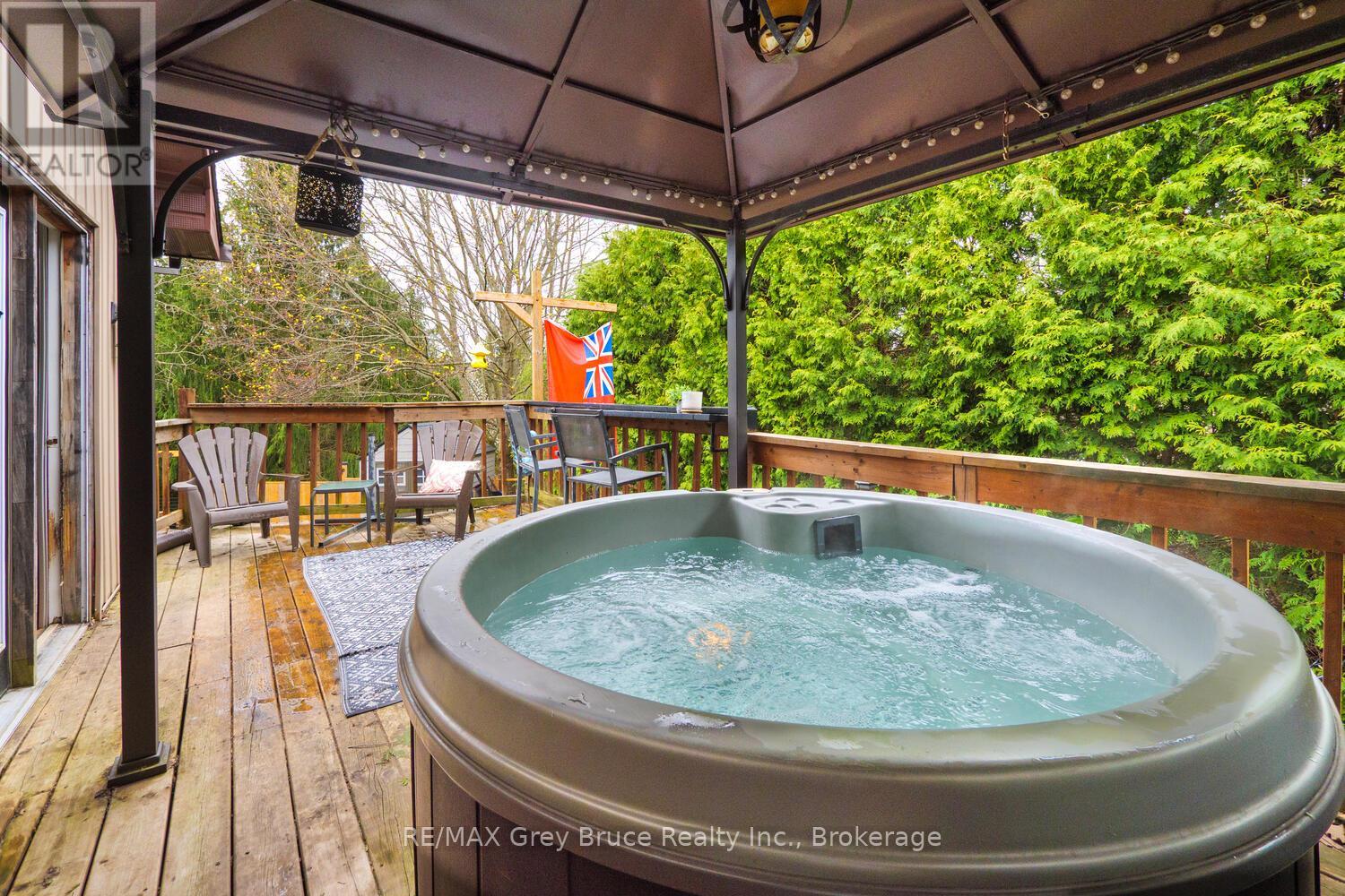 106 Elder Lane, Chatsworth, Ontario  N0H 1G0 - Photo 10 - X12122652