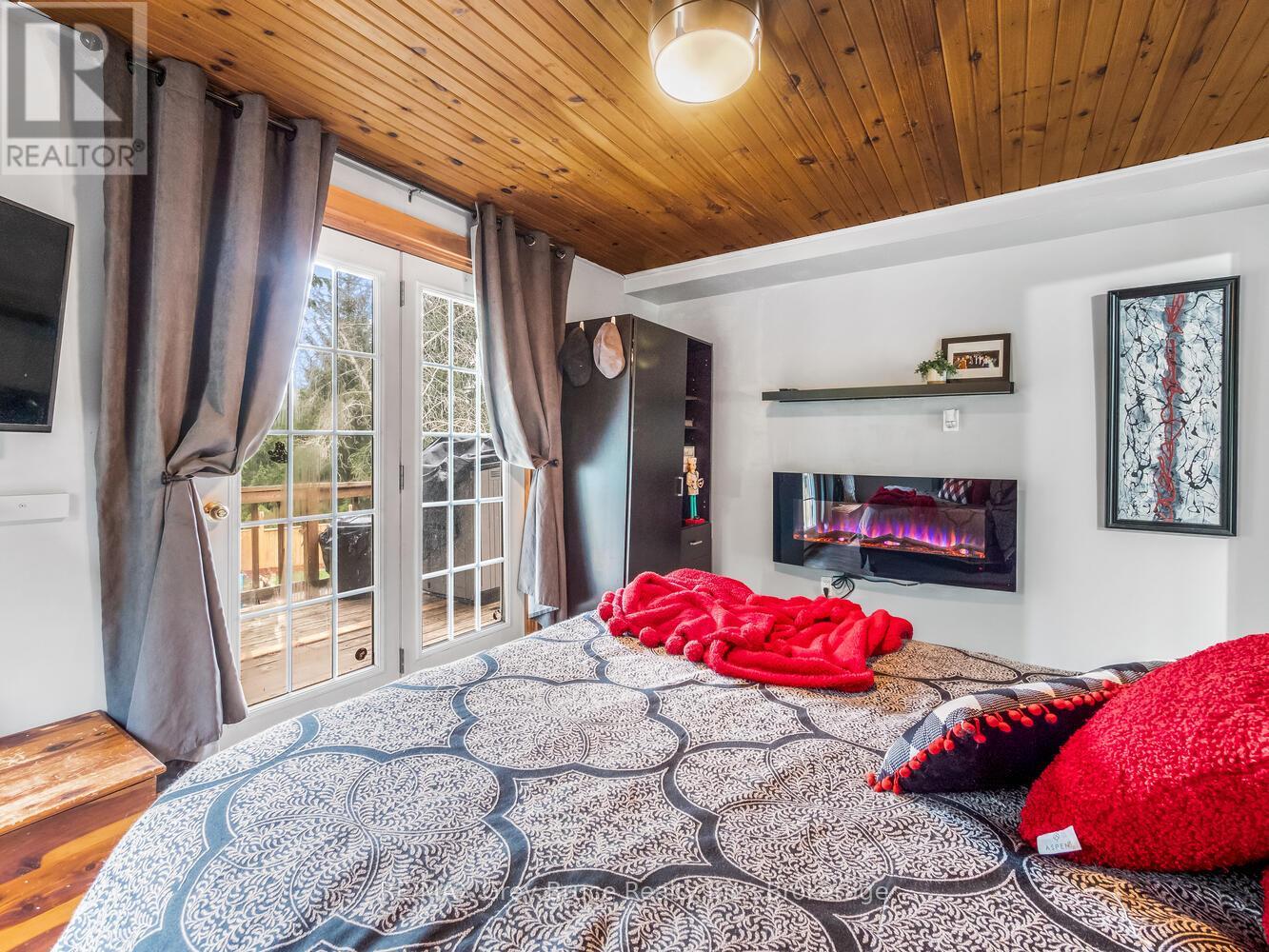 106 Elder Lane, Chatsworth, Ontario  N0H 1G0 - Photo 19 - X12122652