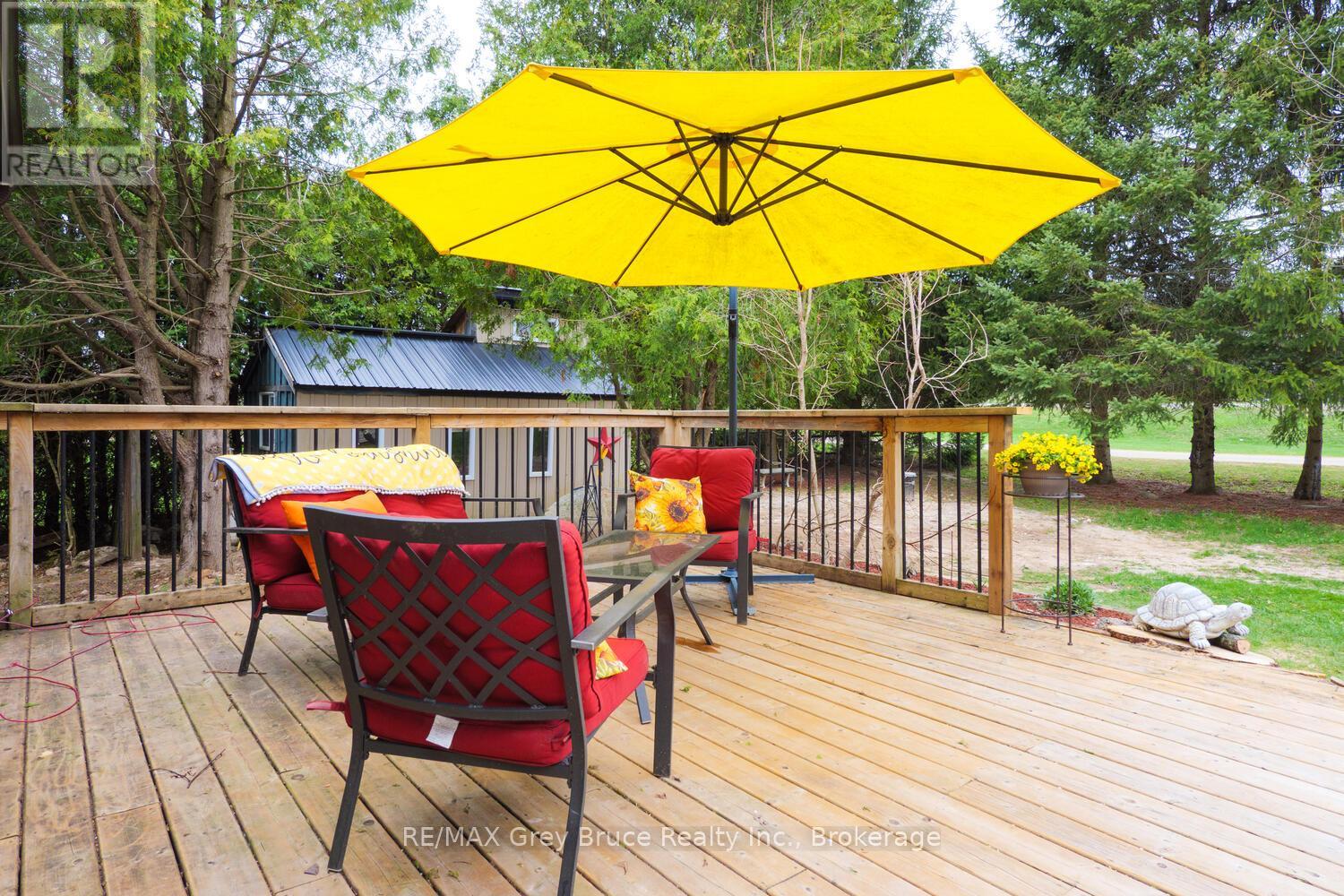 106 Elder Lane, Chatsworth, Ontario  N0H 1G0 - Photo 4 - X12122652
