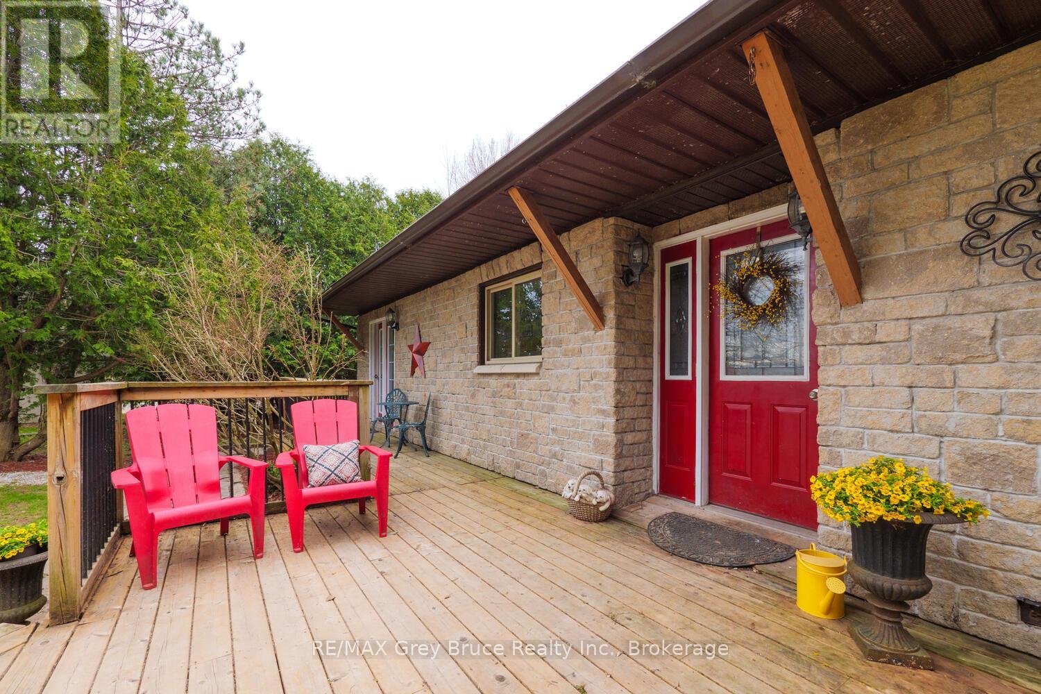 106 Elder Lane, Chatsworth, Ontario  N0H 1G0 - Photo 5 - X12122652