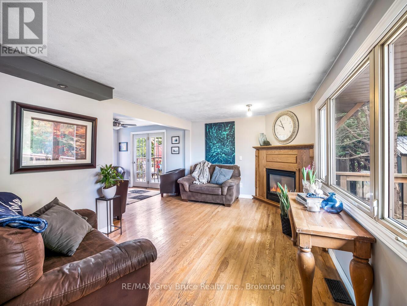 106 Elder Lane, Chatsworth, Ontario  N0H 1G0 - Photo 7 - X12122652
