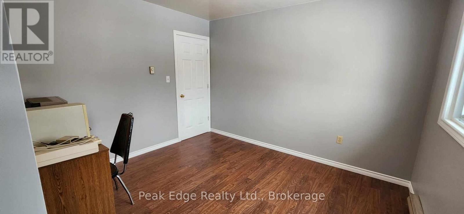 122 Gibson Street, Brockton, Ontario  N0G 2V0 - Photo 10 - X12122894