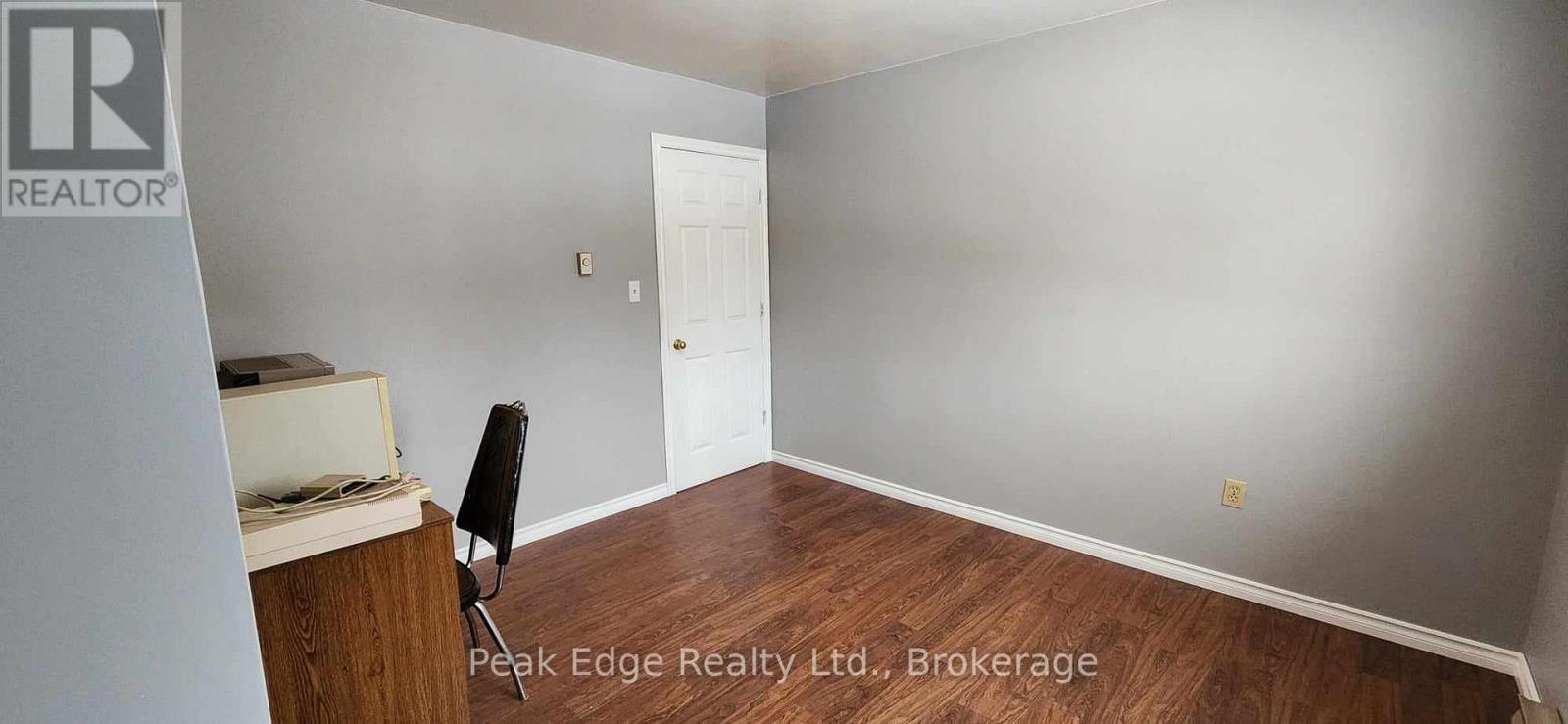122 Gibson Street, Brockton, Ontario  N0G 2V0 - Photo 11 - X12122894