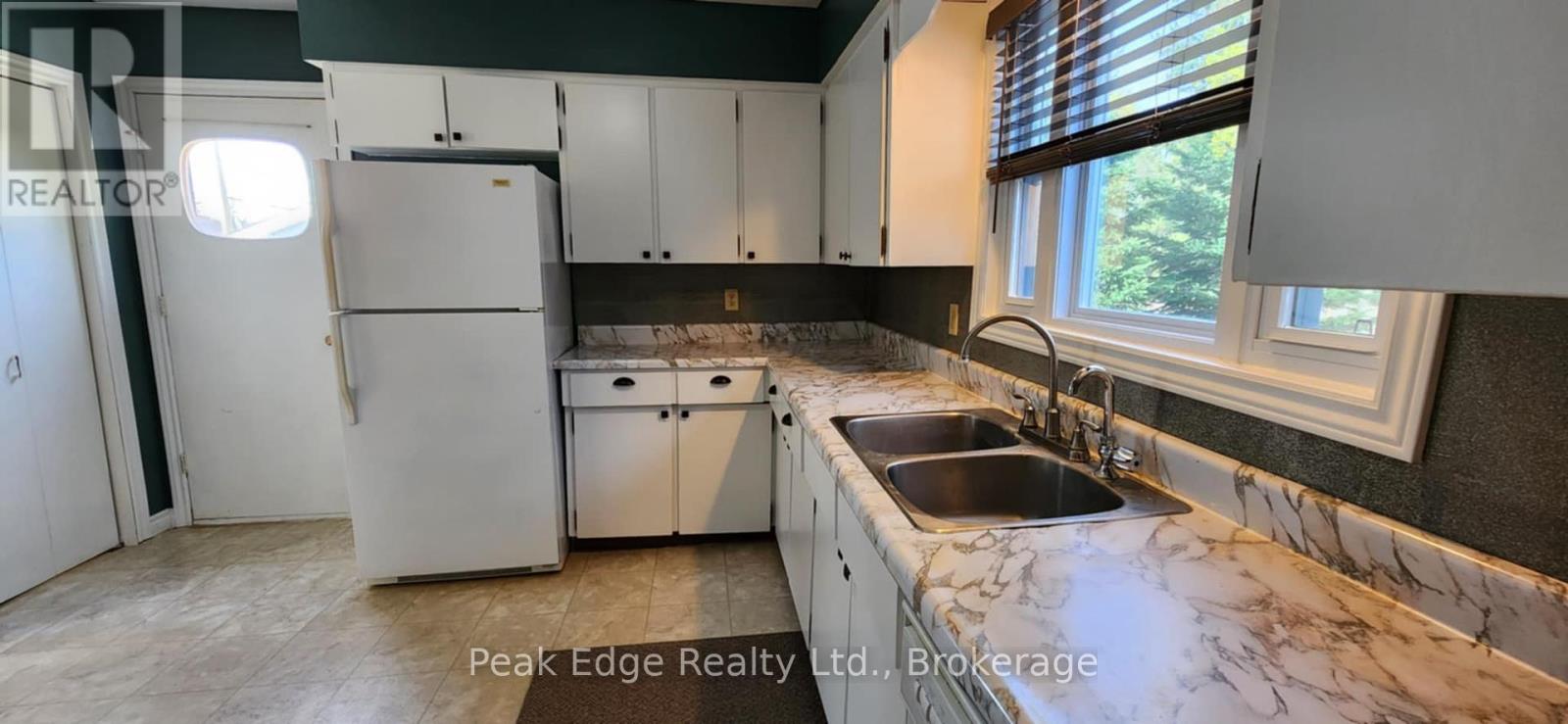 122 Gibson Street, Brockton, Ontario  N0G 2V0 - Photo 2 - X12122894
