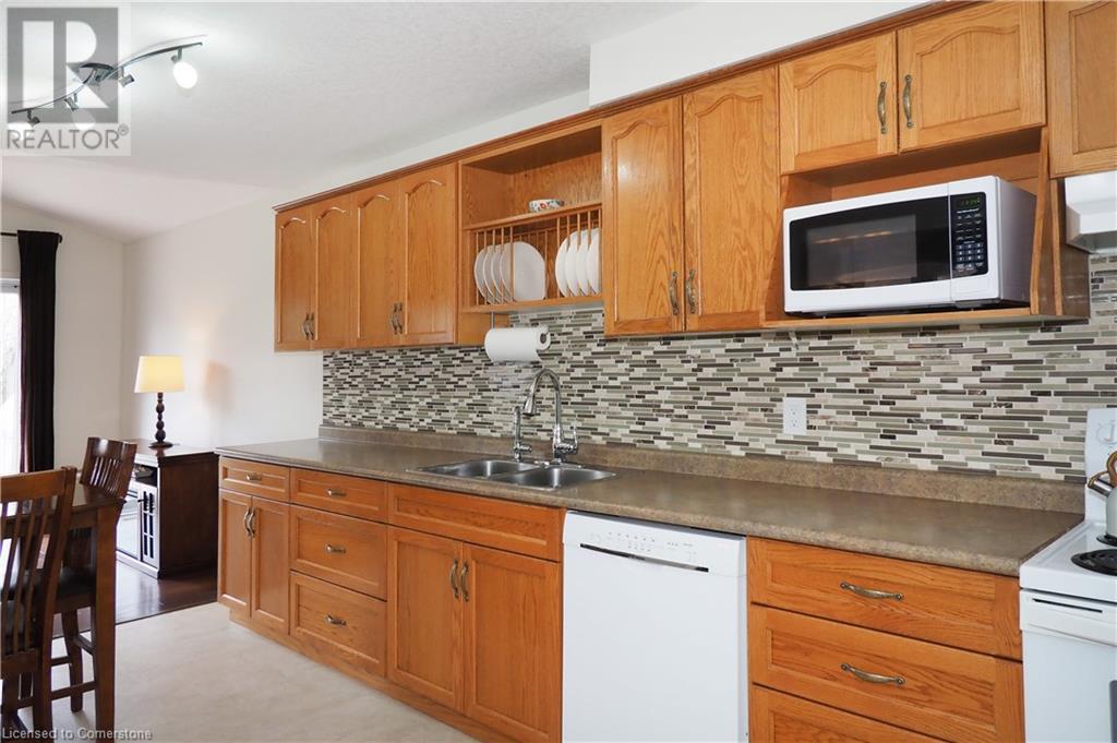 38 Beechmanor Crescent, Kitchener, Ontario  N2N 3H5 - Photo 10 - 40724313