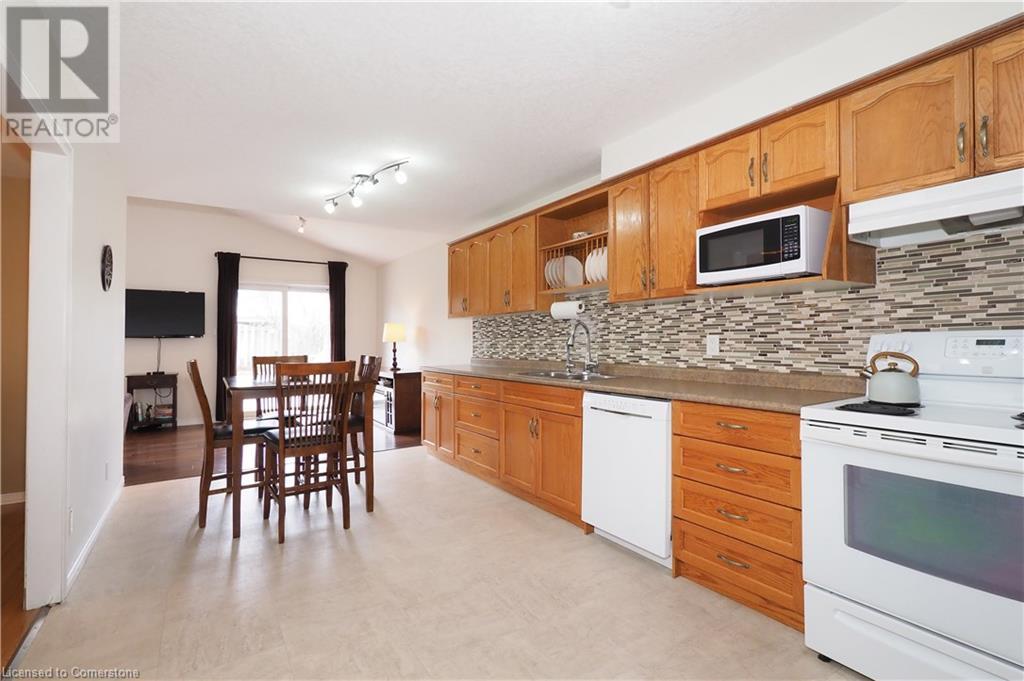 38 Beechmanor Crescent, Kitchener, Ontario  N2N 3H5 - Photo 9 - 40724313