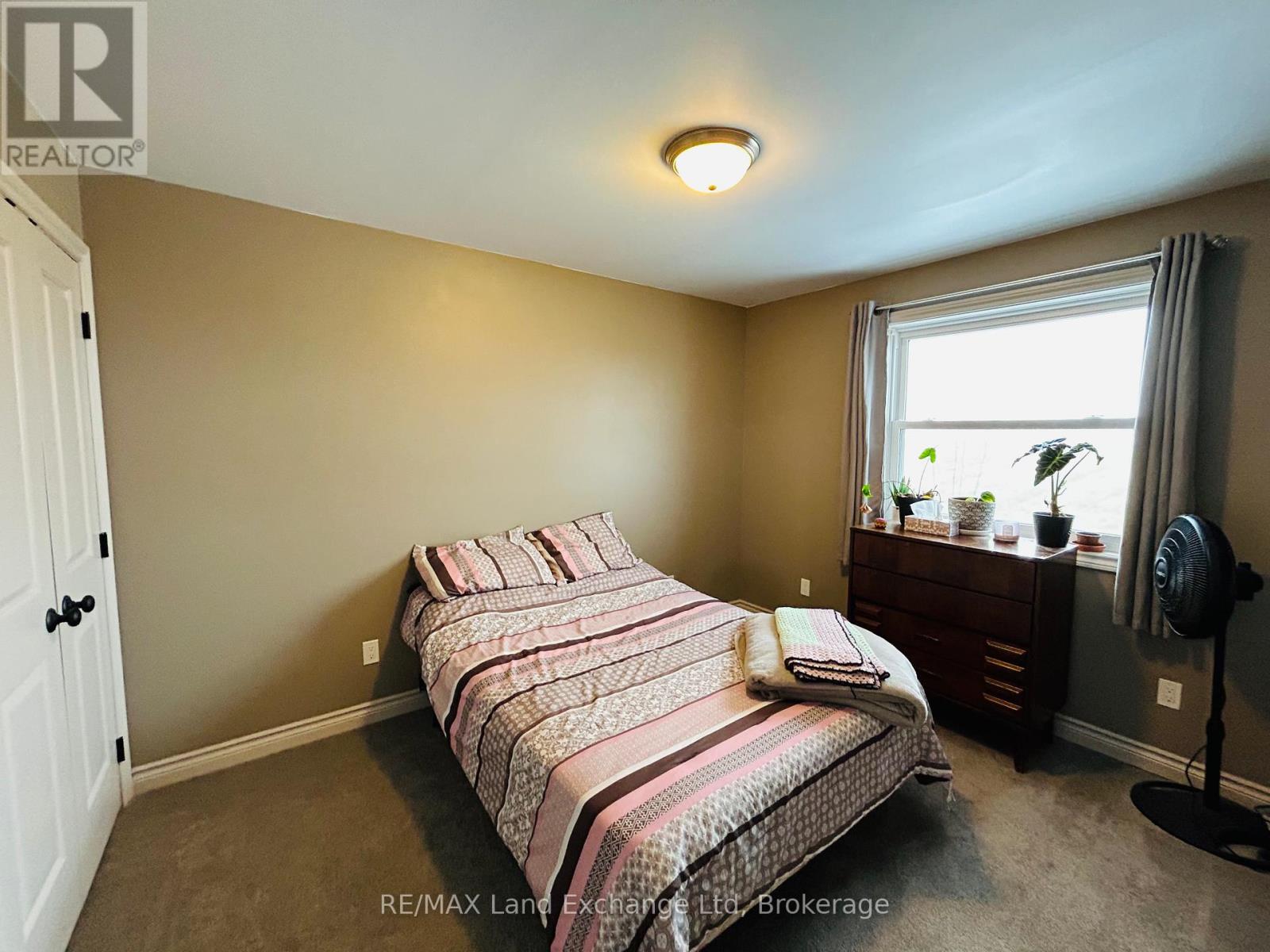 660 Gloria Street, North Huron, Ontario  N0G 2W0 - Photo 14 - X12123611