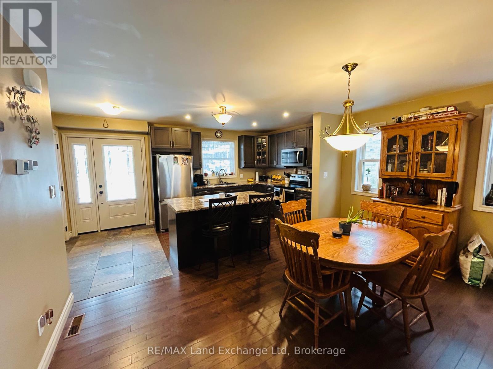 660 Gloria Street, North Huron, Ontario  N0G 2W0 - Photo 2 - X12123611