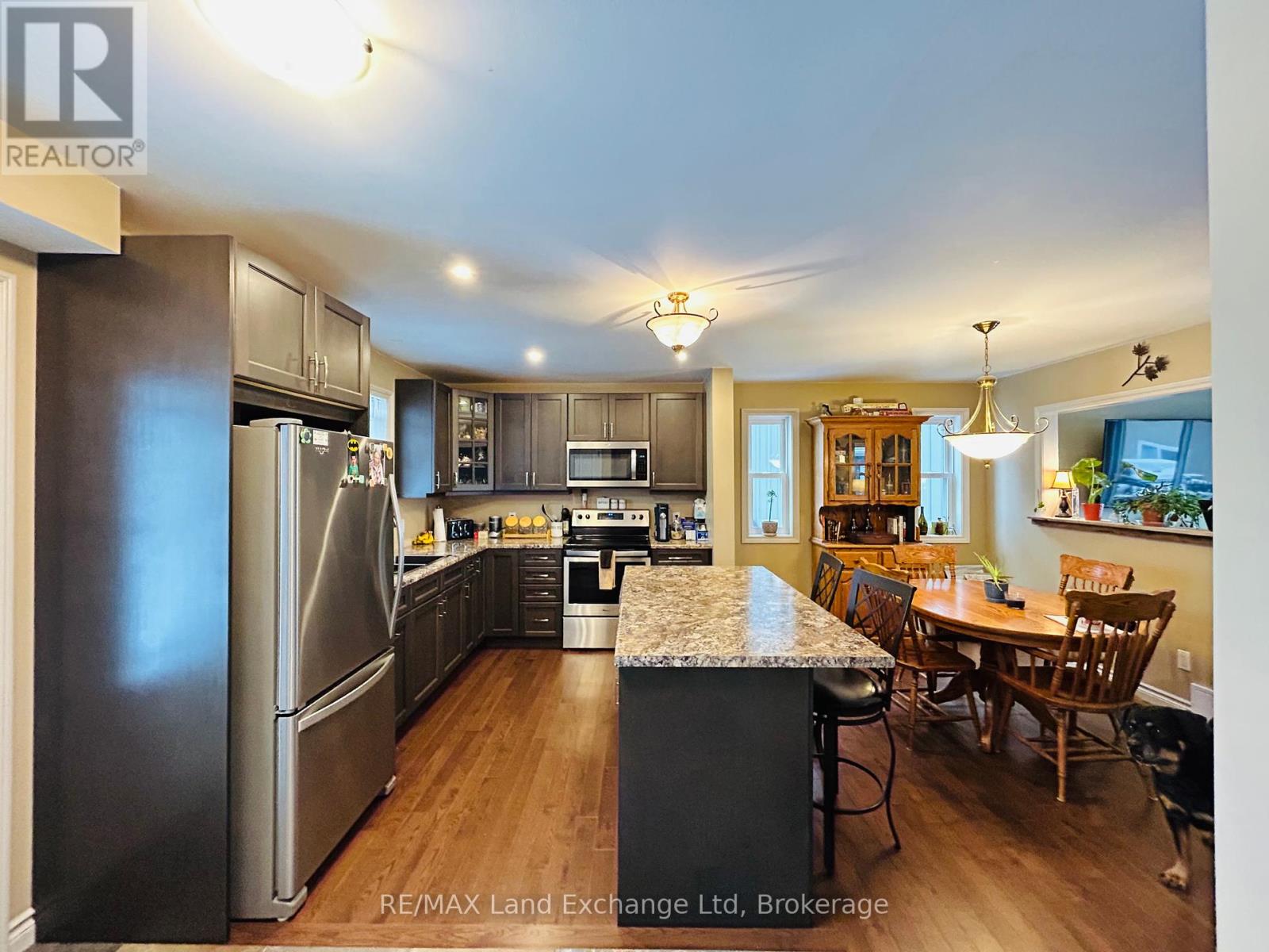 660 Gloria Street, North Huron, Ontario  N0G 2W0 - Photo 5 - X12123611