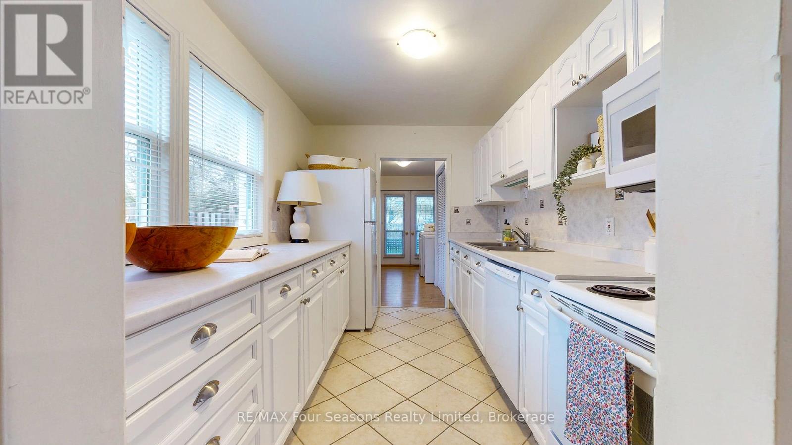104 Oak Street, Collingwood, Ontario  L9Y 2X8 - Photo 10 - S12123623