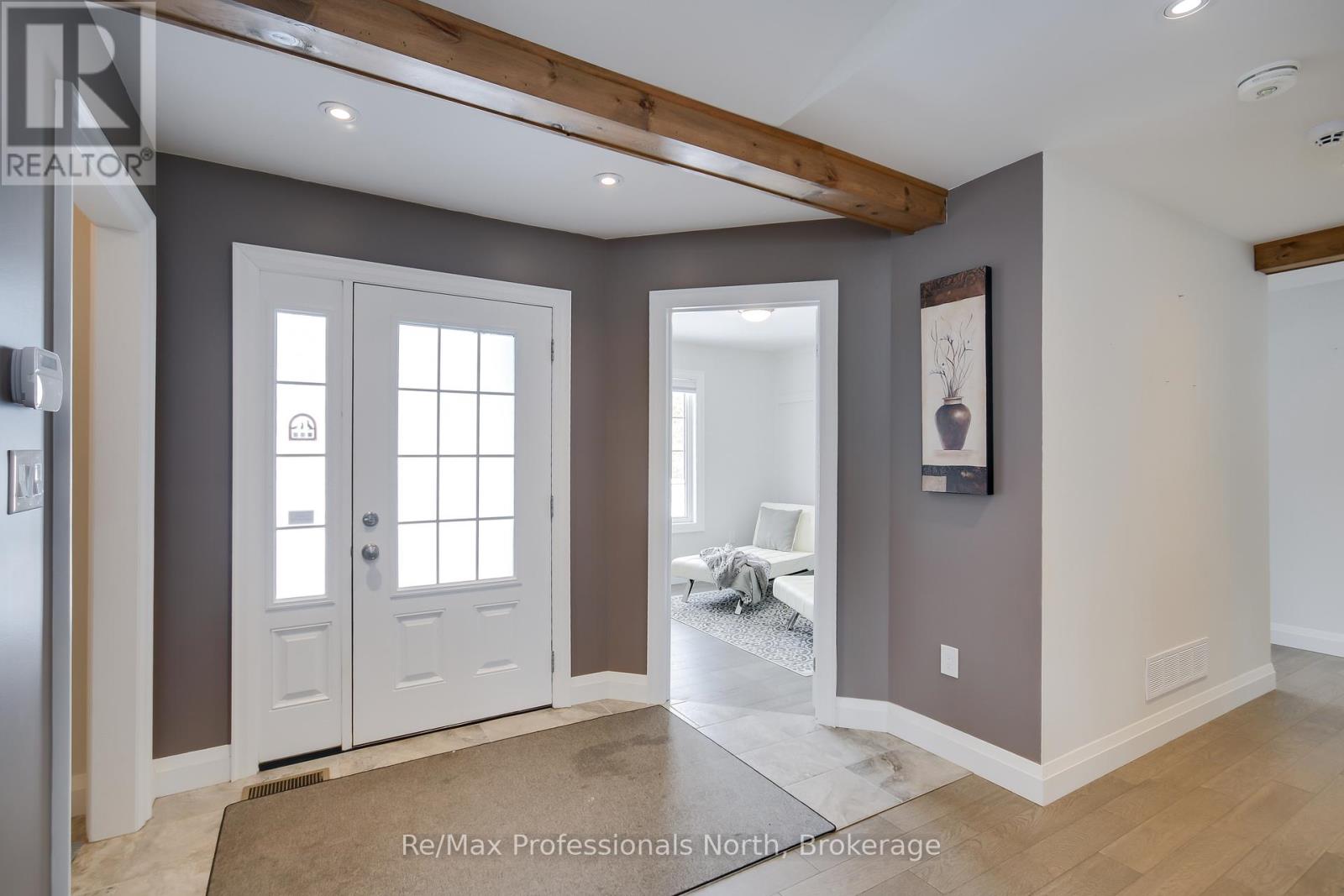 90 Ann Street, Bracebridge, Ontario  P1L 1M1 - Photo 2 - X12123878