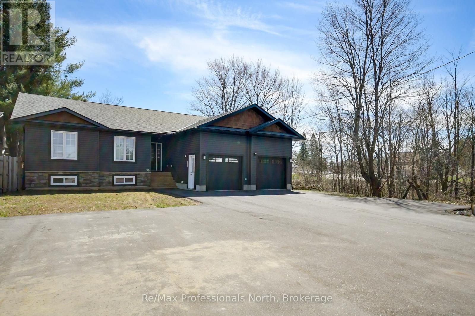 90 Ann Street, Bracebridge, Ontario  P1L 1M1 - Photo 34 - X12123878