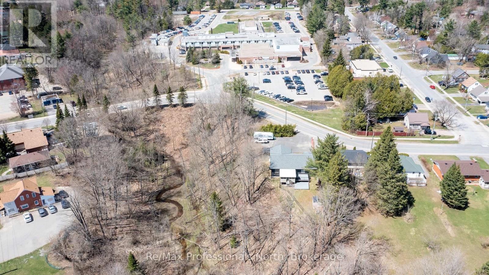 90 Ann Street, Bracebridge, Ontario  P1L 1M1 - Photo 37 - X12123878