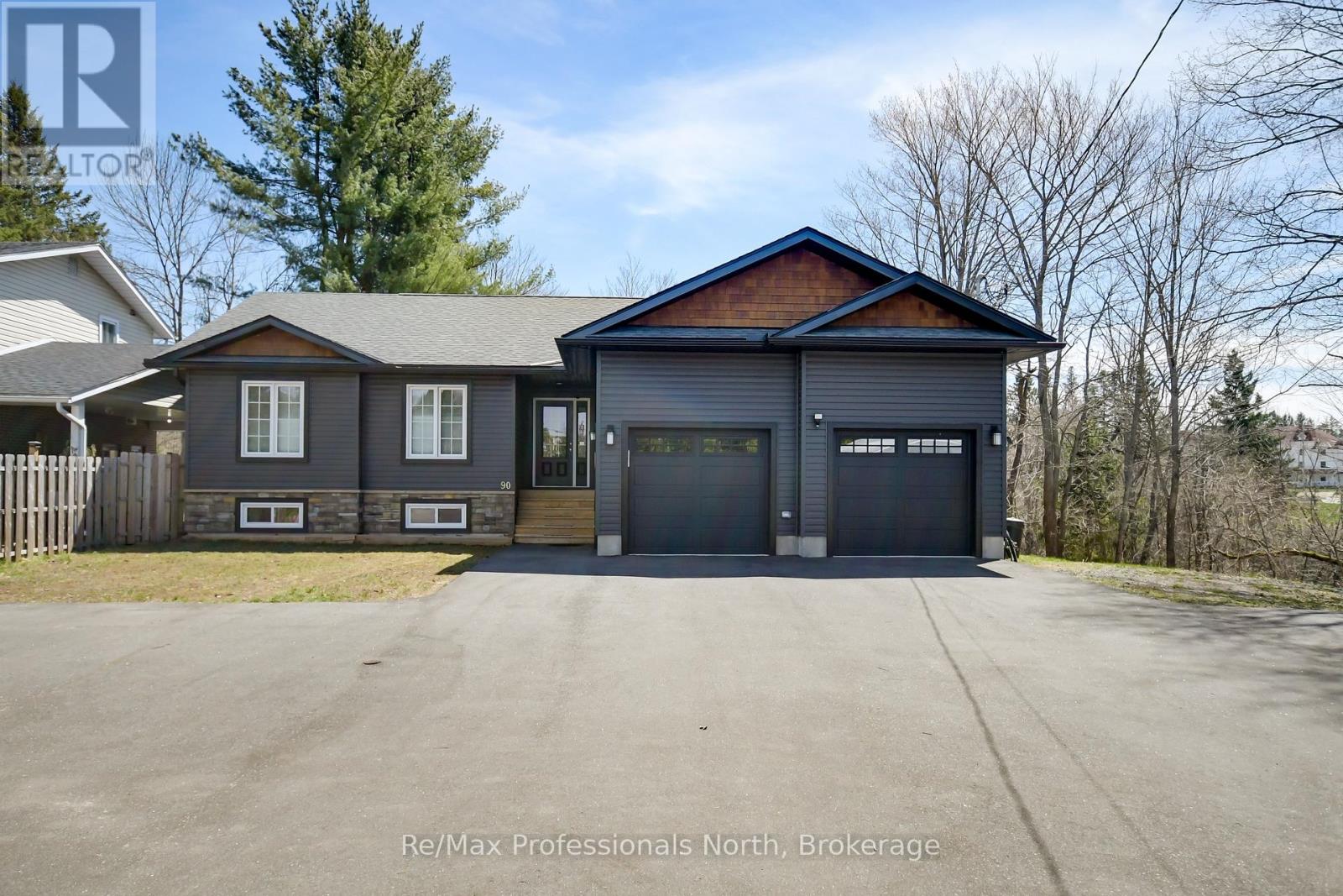 90 Ann Street, Bracebridge, Ontario  P1L 1M1 - Photo 41 - X12123878