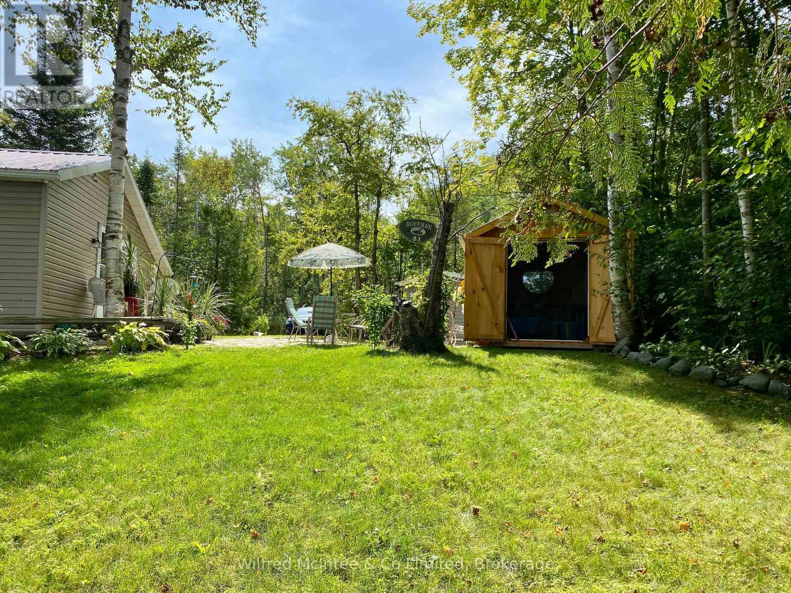 61 Wahbezee Drive, Native Leased Lands, Ontario  N0H 2G0 - Photo 12 - X12124164