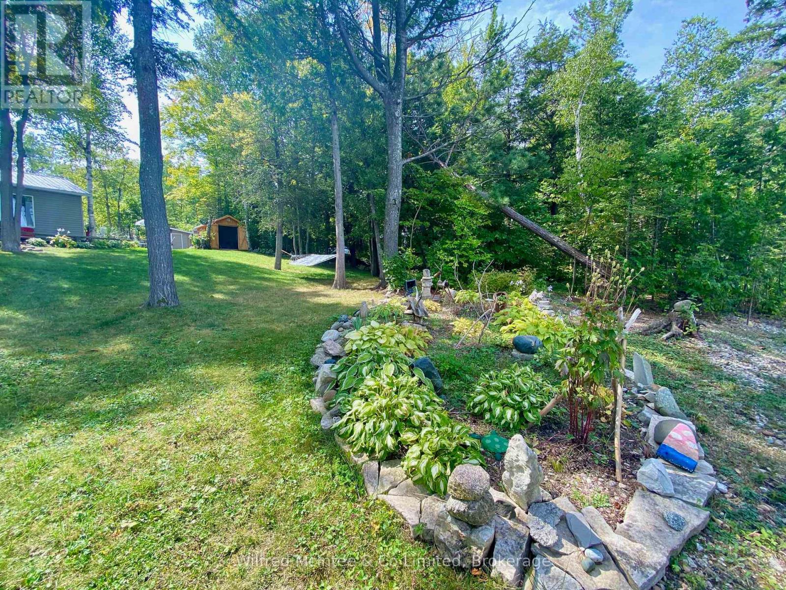 61 Wahbezee Drive, Native Leased Lands, Ontario  N0H 2G0 - Photo 18 - X12124164