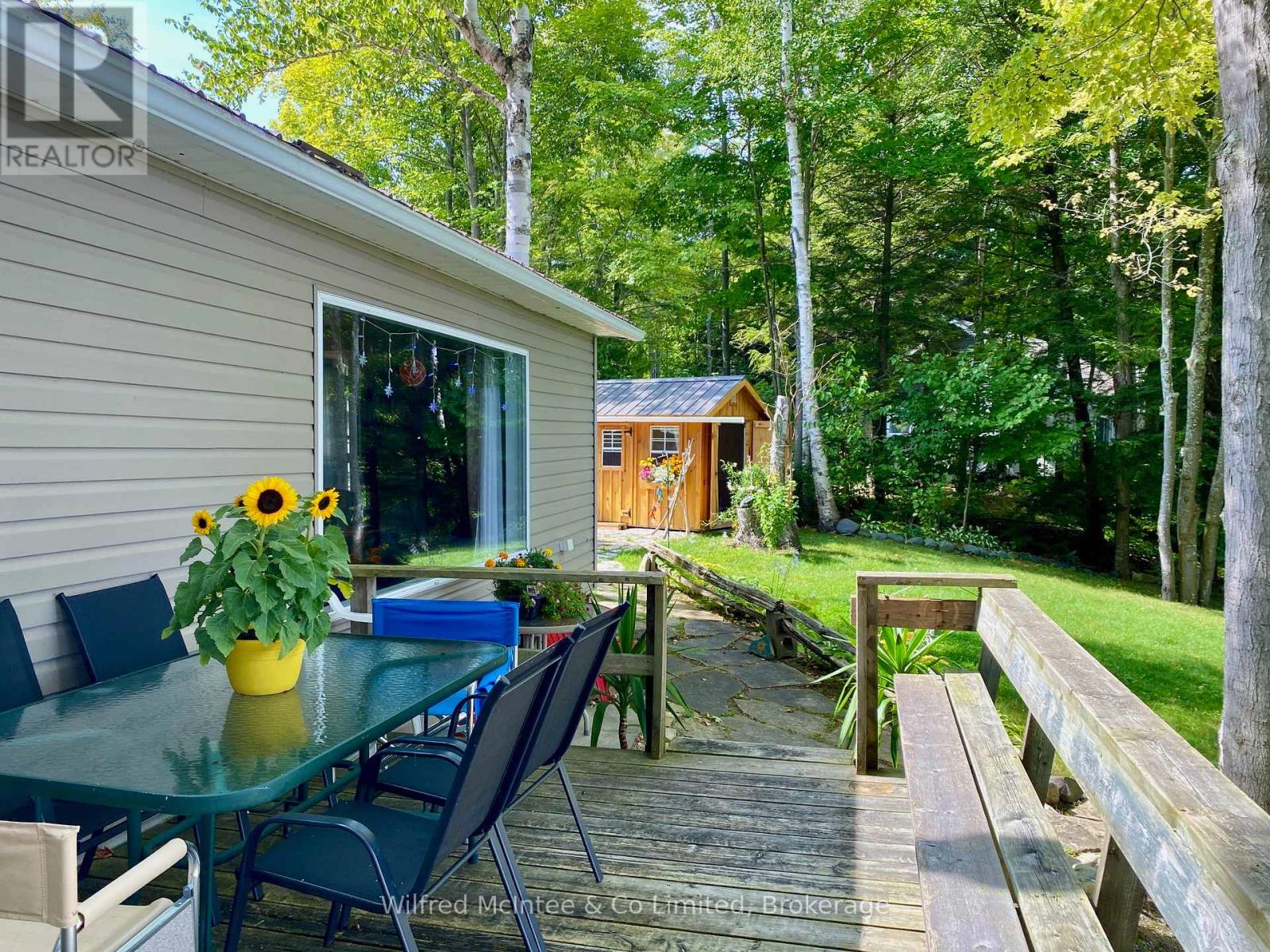 61 Wahbezee Drive, Native Leased Lands, Ontario  N0H 2G0 - Photo 23 - X12124164