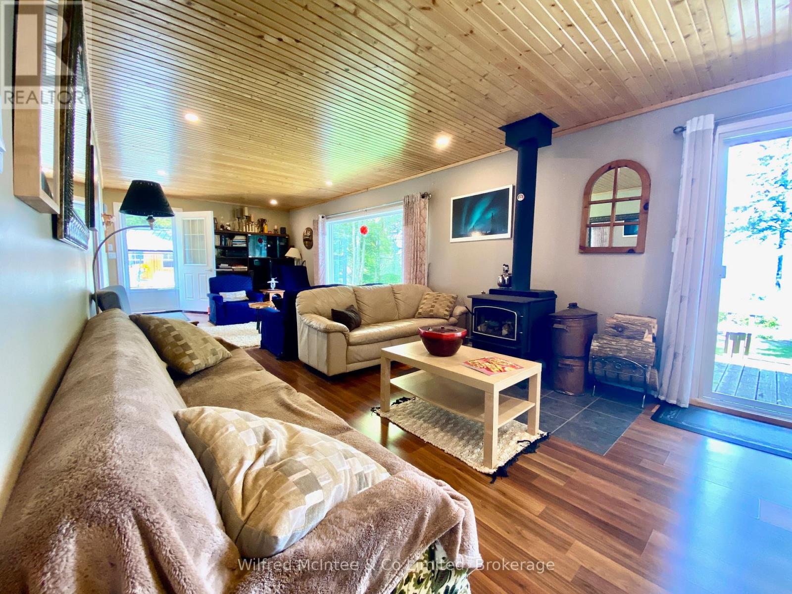 61 Wahbezee Drive, Native Leased Lands, Ontario  N0H 2G0 - Photo 33 - X12124164