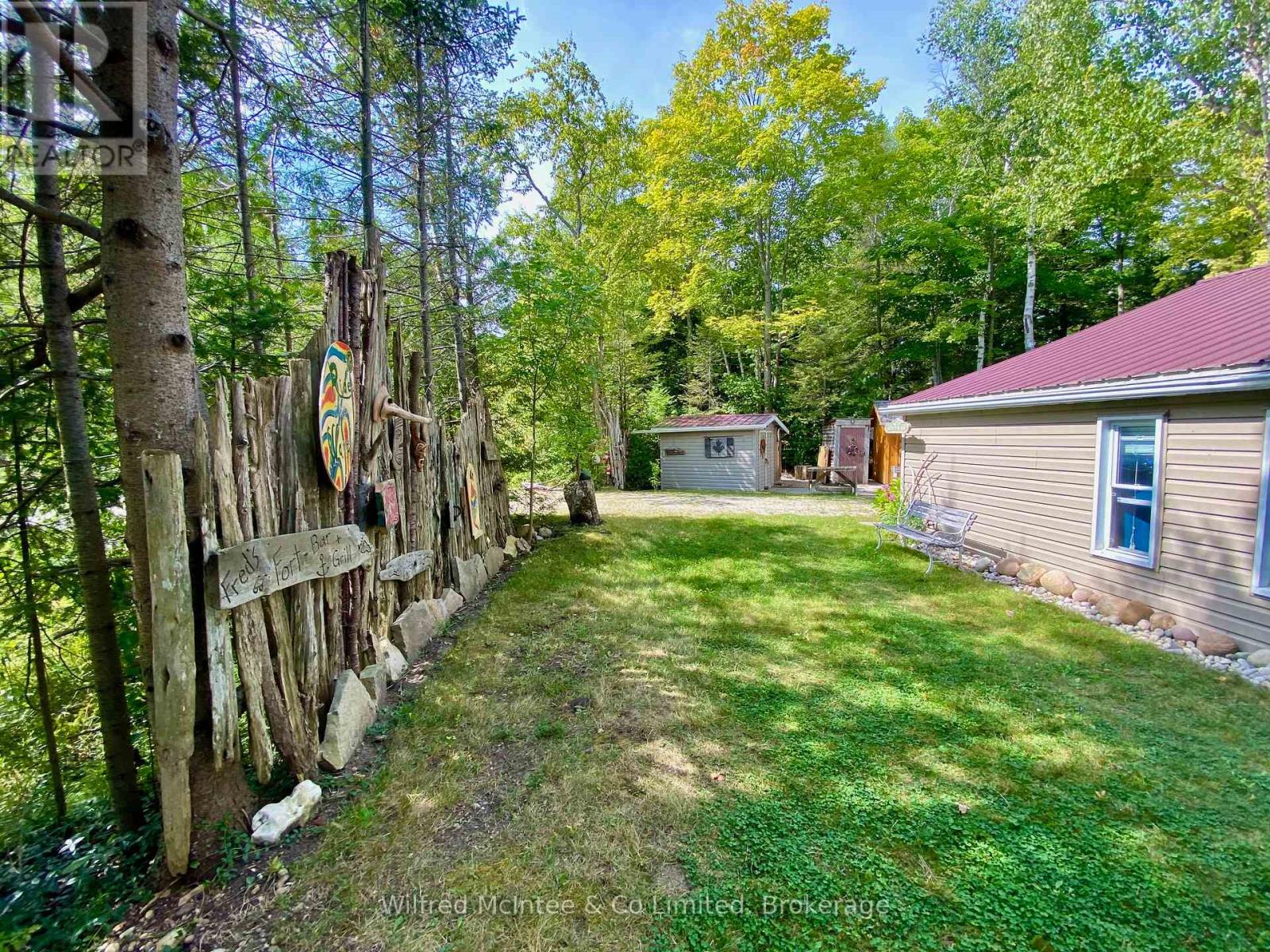 61 Wahbezee Drive, Native Leased Lands, Ontario  N0H 2G0 - Photo 9 - X12124164