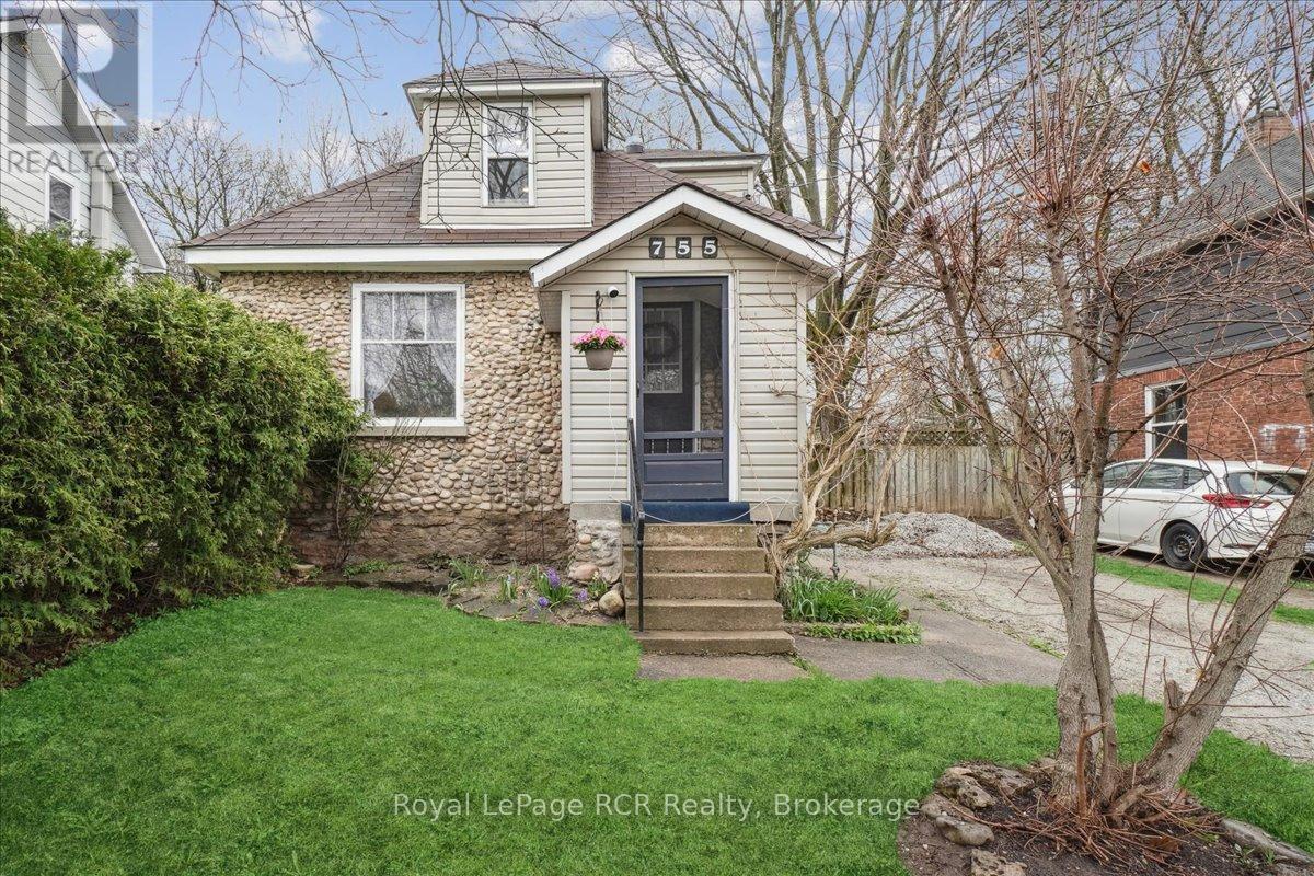 755 7th Avenue E, Owen Sound, Ontario  N4K 2Y2 - Photo 1 - X12124204