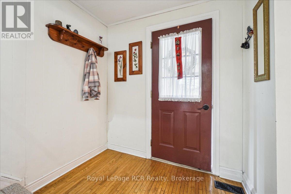 755 7th Avenue E, Owen Sound, Ontario  N4K 2Y2 - Photo 5 - X12124204
