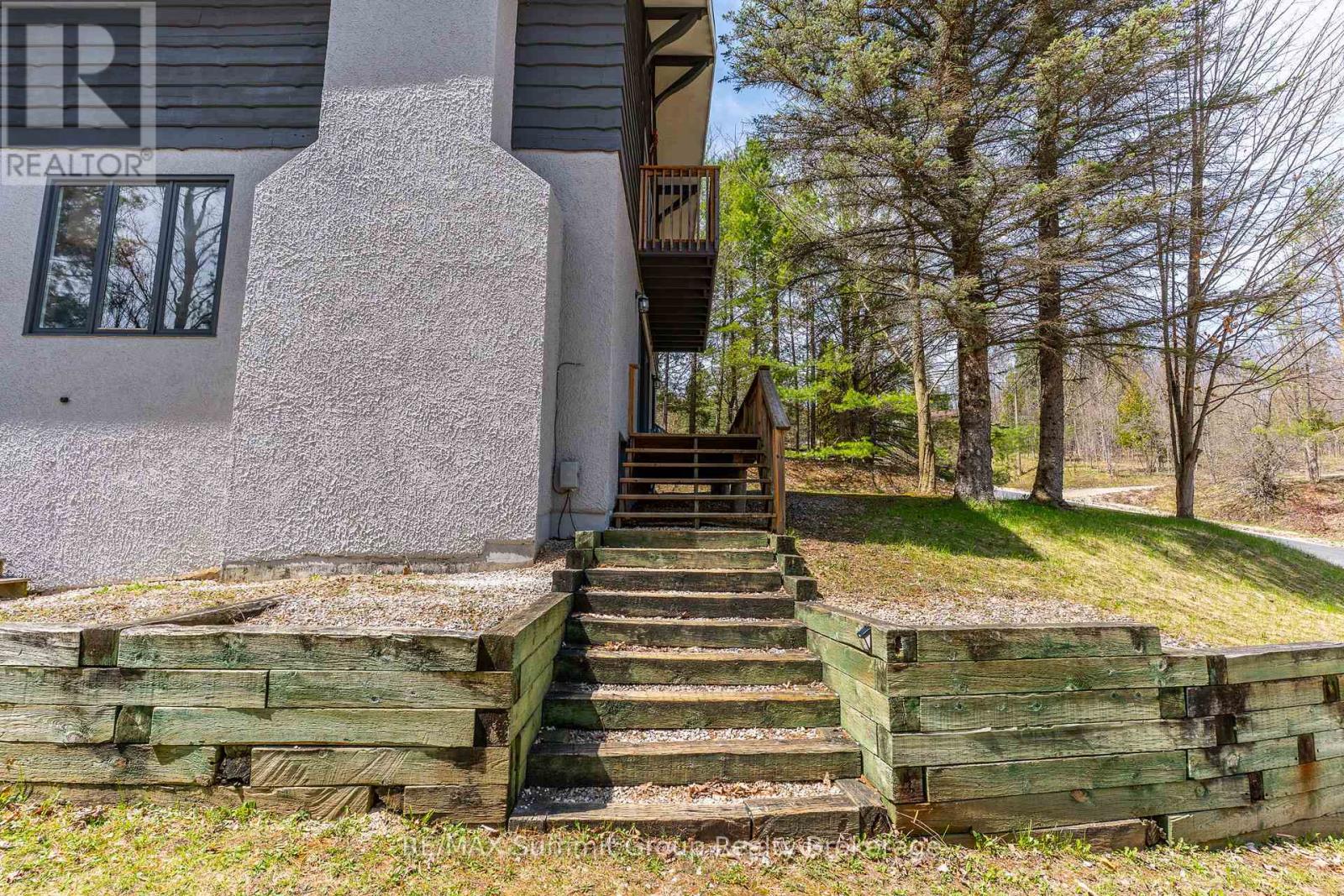 144 Talisman Boulevard, Grey Highlands, Ontario  N0C 1G0 - Photo 35 - X12124298