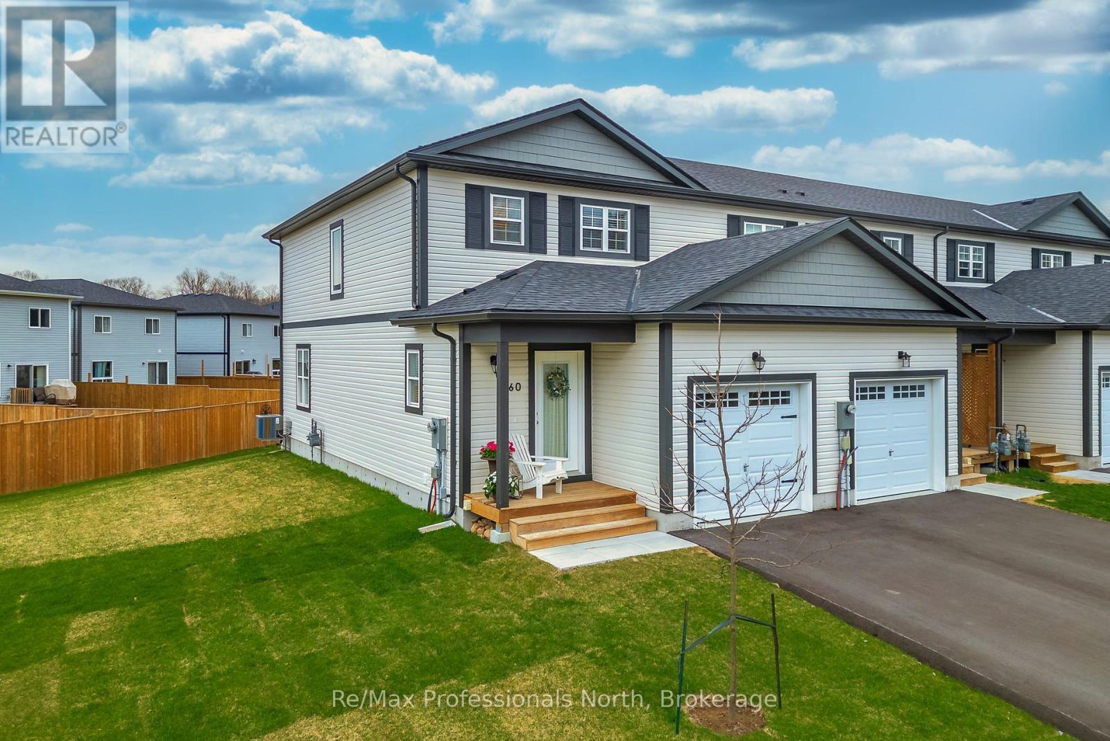 160 Daffodil Court, Gravenhurst, Ontario  P1P 0B8 - Photo 1 - X12124371