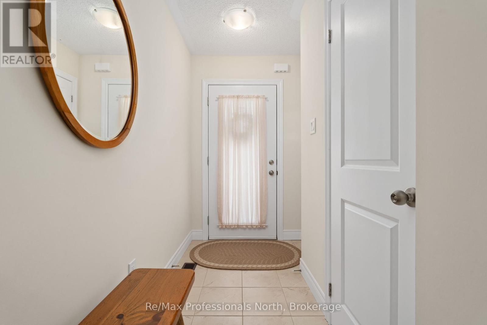 160 Daffodil Court, Gravenhurst, Ontario  P1P 0B8 - Photo 8 - X12124371