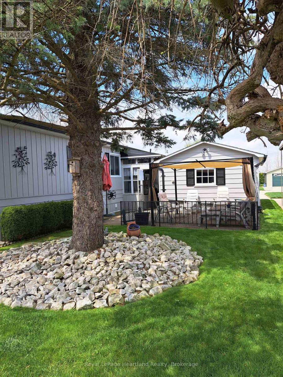 34 Miller Street, Strathroy-Caradoc, Ontario  N7G 1A6 - Photo 17 - X12124404
