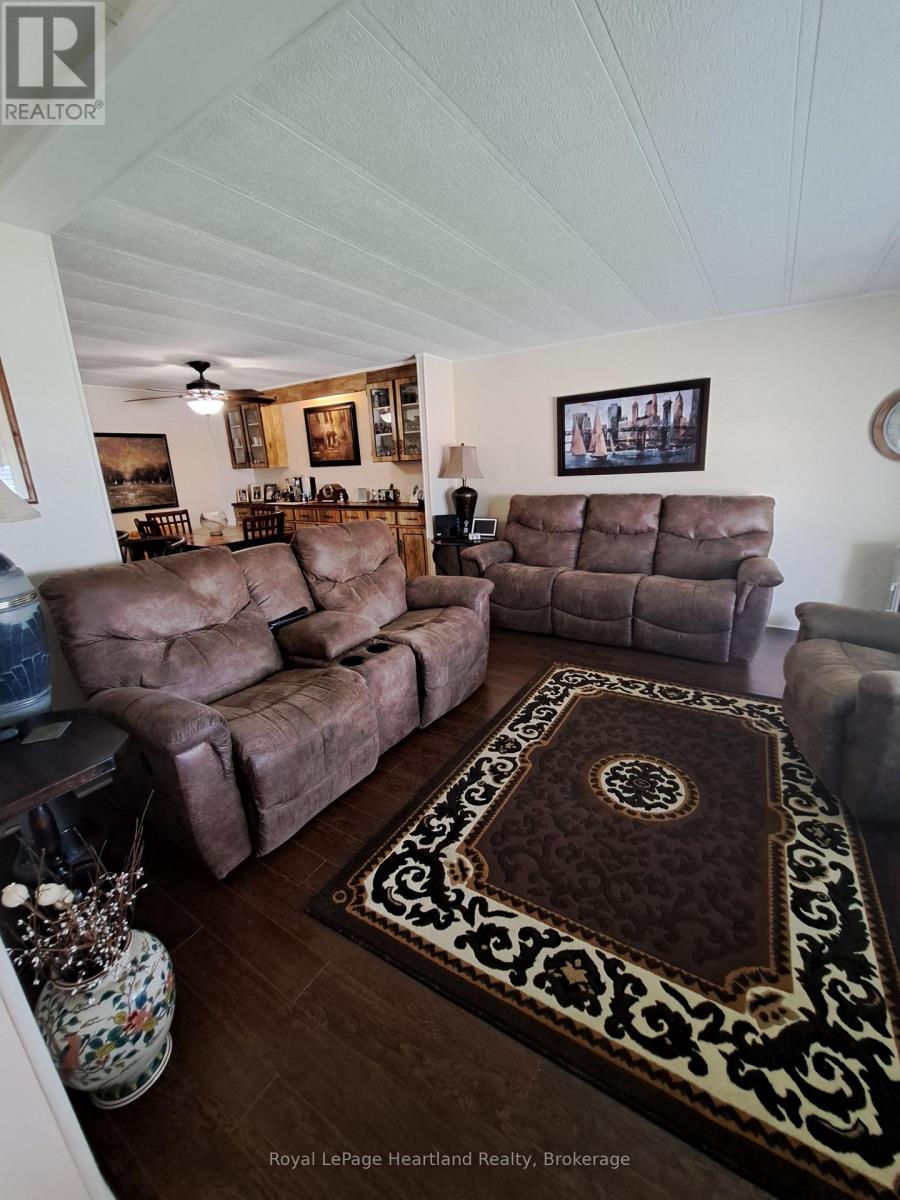 34 Miller Street, Strathroy-Caradoc, Ontario  N7G 1A6 - Photo 6 - X12124404
