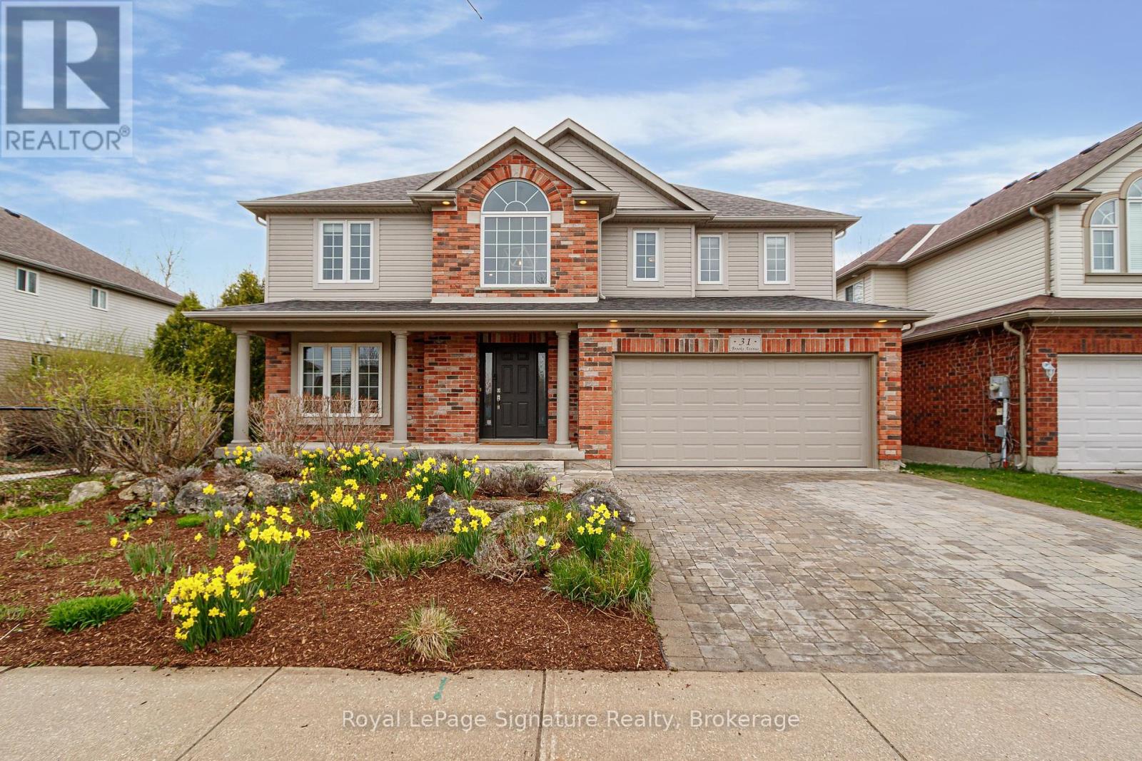 31 Brooke Avenue, Collingwood, Ontario  L9Y 5L2 - Photo 1 - S12124755