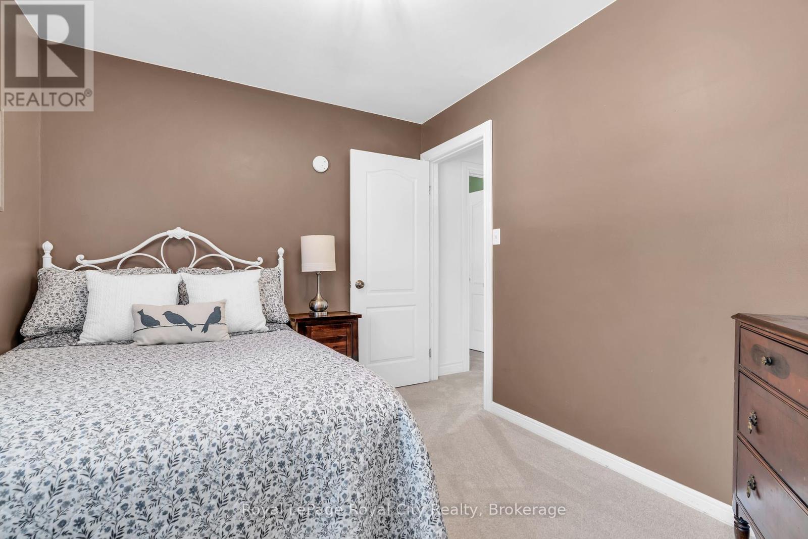 1548 Troika Court, Mississauga, Ontario  L5J 4C4 - Photo 20 - W12124722
