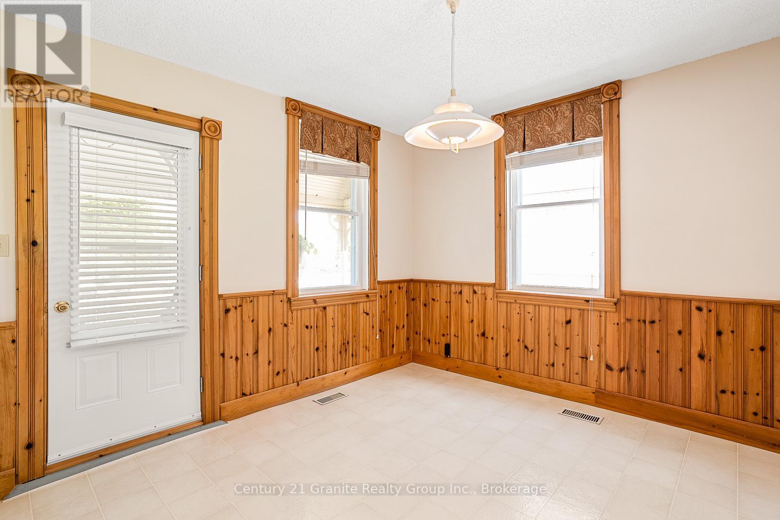 134 Highland Street, Dysart Et Al, Ontario  K0M 1S0 - Photo 16 - X12124647