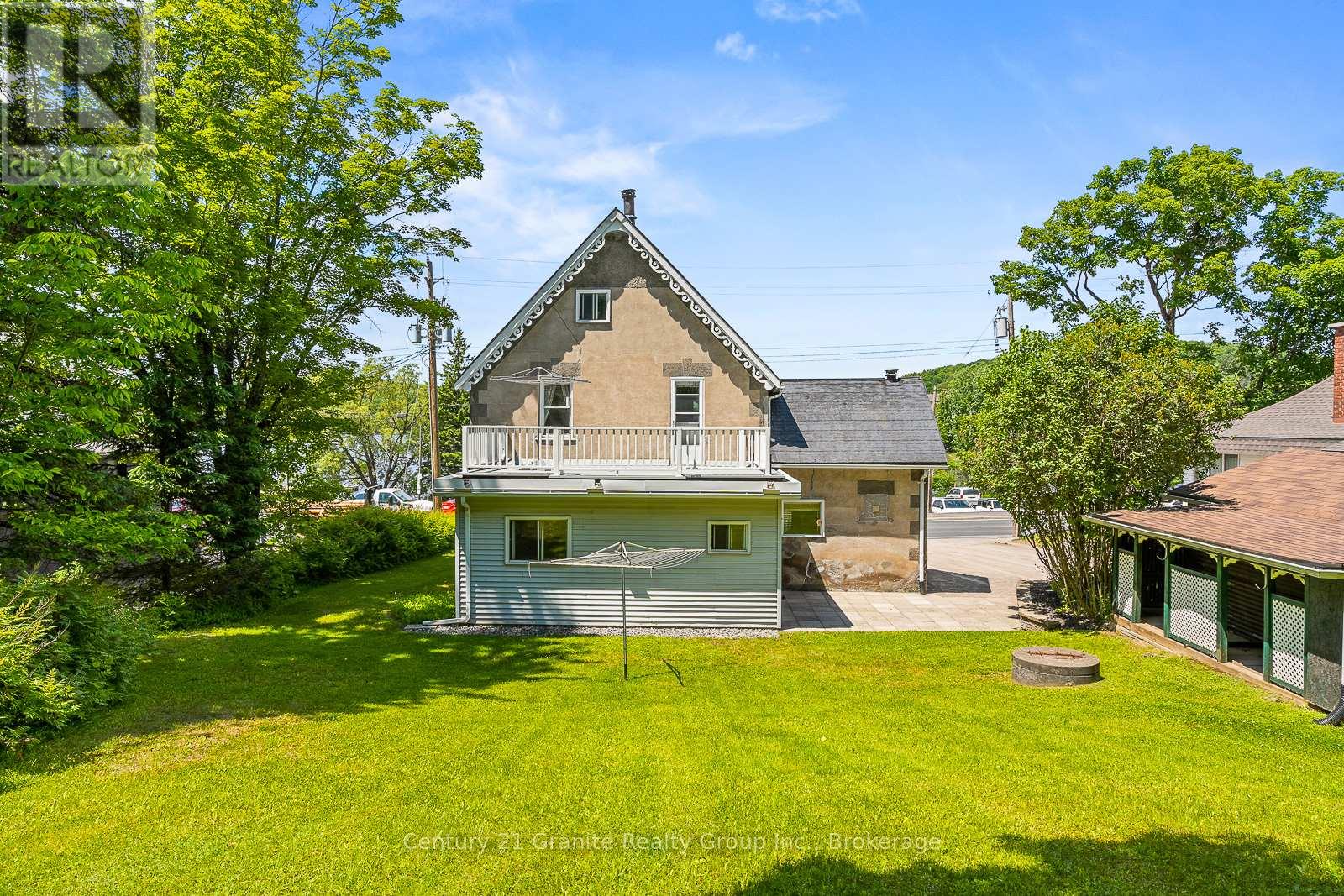 134 Highland Street, Dysart Et Al, Ontario  K0M 1S0 - Photo 37 - X12124647