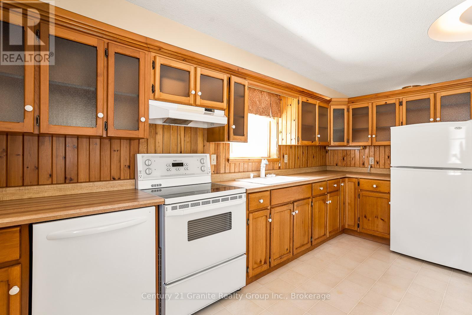 134 Highland Street, Dysart Et Al, Ontario  K0M 1S0 - Photo 18 - X12124649