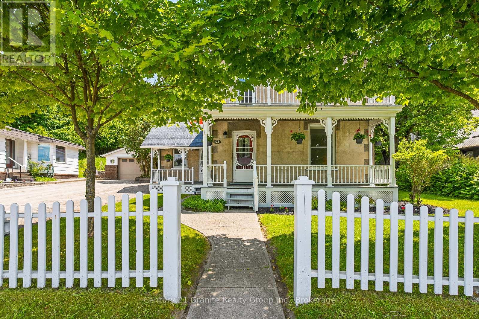 134 Highland Street, Dysart Et Al, Ontario  K0M 1S0 - Photo 2 - X12124649