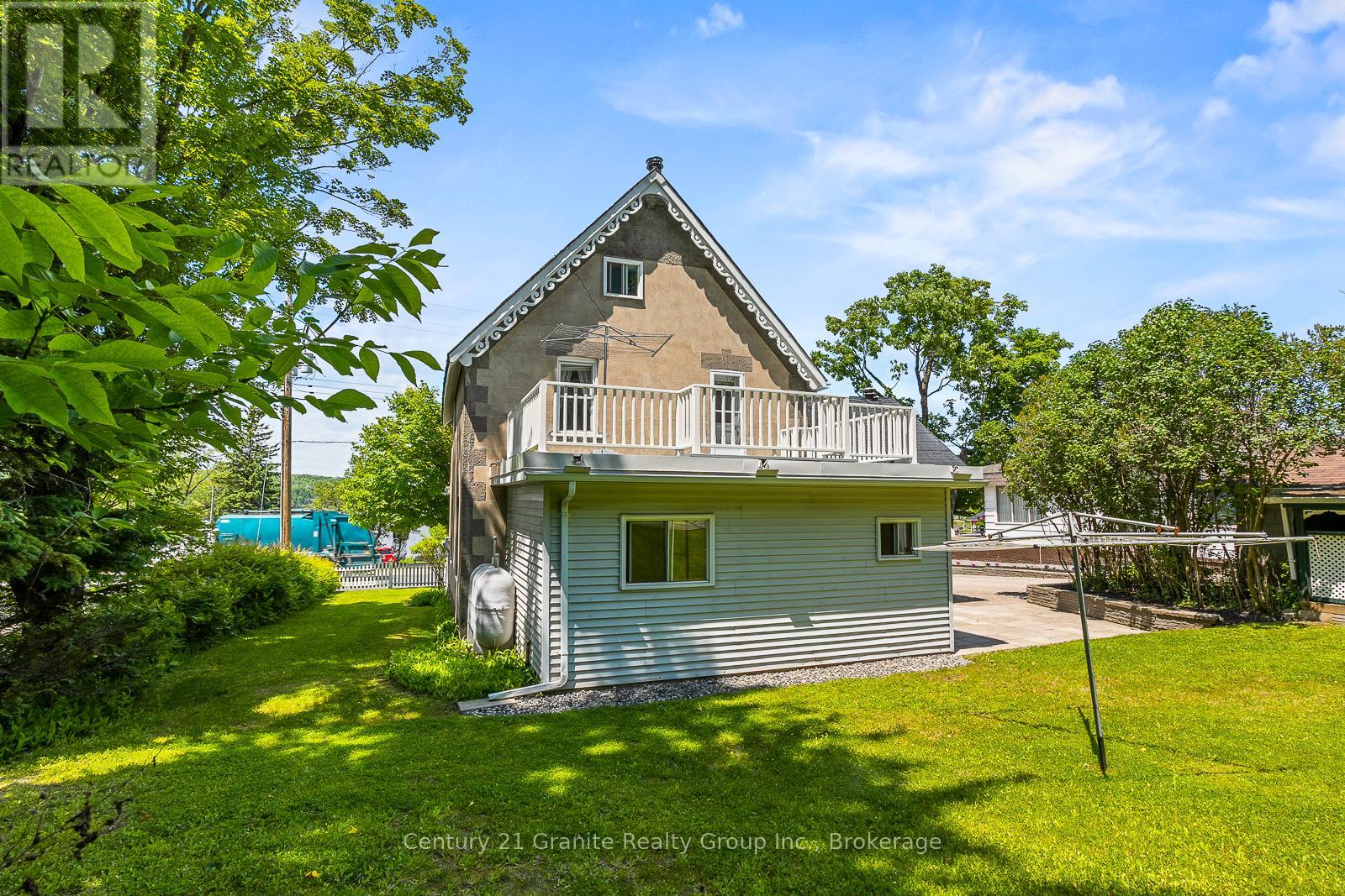 134 Highland Street, Dysart Et Al, Ontario  K0M 1S0 - Photo 37 - X12124649