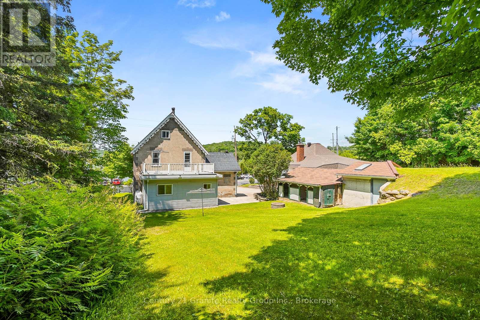 134 Highland Street, Dysart Et Al, Ontario  K0M 1S0 - Photo 38 - X12124649